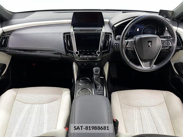 Toyota CROWN SEDAN 2019-03 8779862-1