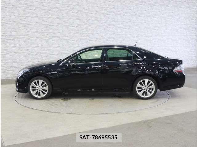 Toyota CROWN SEDAN 2009-11 8779892-7