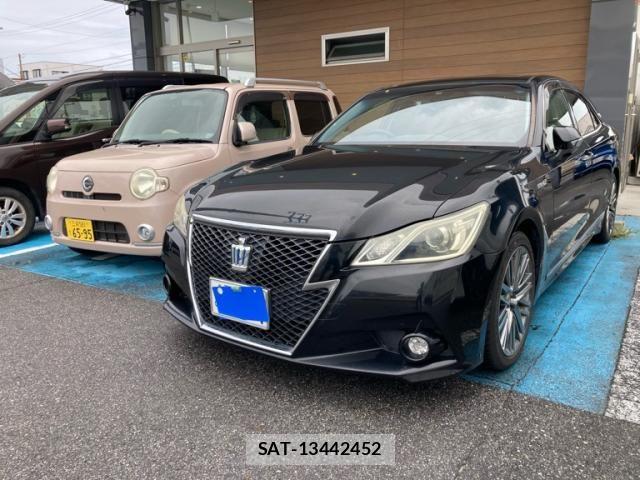 Toyota CROWN SEDAN 2013-11 8779886-0
