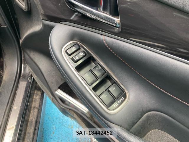 Toyota CROWN SEDAN 2013-11 8779886-10