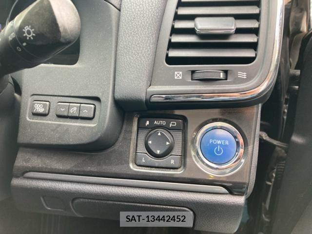 Toyota CROWN SEDAN 2013-11 8779886-11