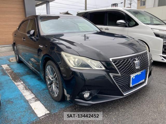 Toyota CROWN SEDAN 2013-11 8779886-1