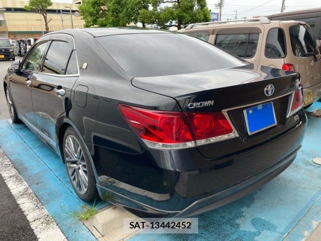 Toyota CROWN SEDAN 2013-11 8779886-3