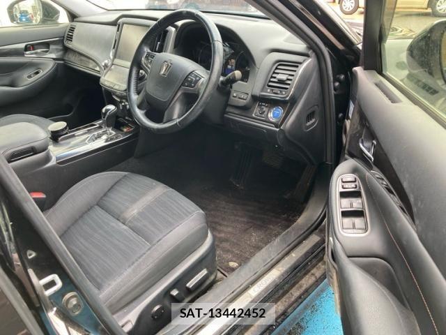Toyota CROWN SEDAN 2013-11 8779886-6