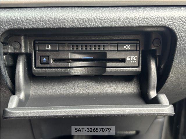 Toyota CROWN SEDAN 2016-08 8779888-9