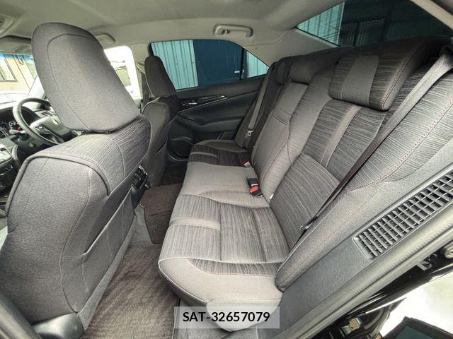Toyota CROWN SEDAN 2016-08 8779888-15