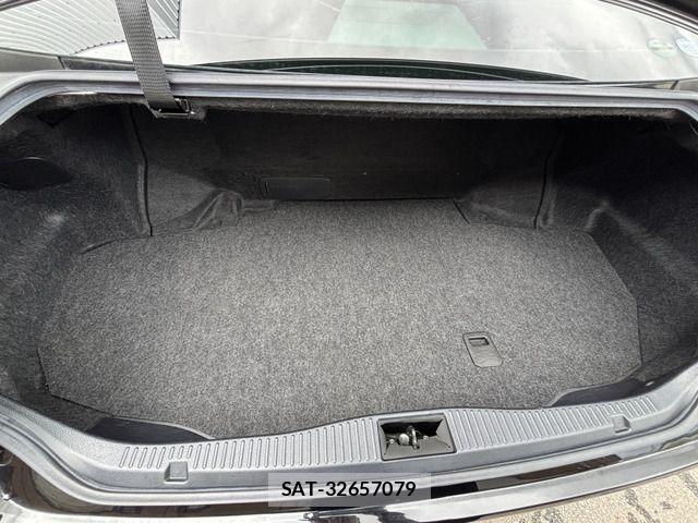 Toyota CROWN SEDAN 2016-08 8779888-16