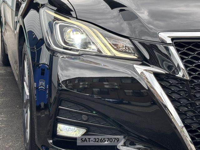 Toyota CROWN SEDAN 2016-08 8779888-19
