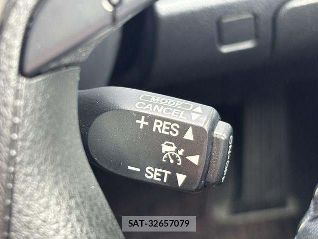 Toyota CROWN SEDAN 2016-08 8779888-4