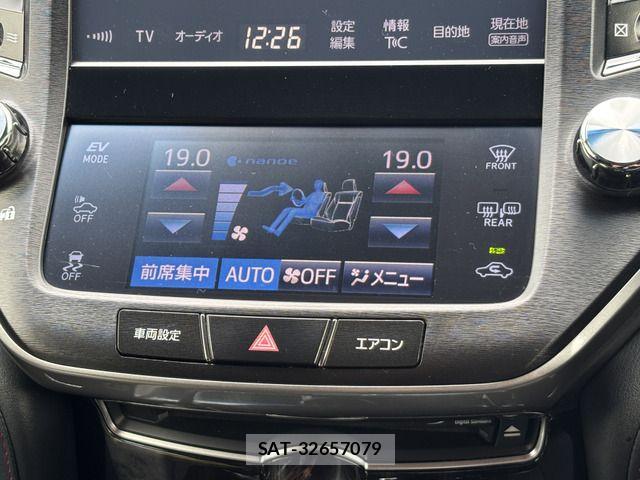 Toyota CROWN SEDAN 2016-08 8779888-7