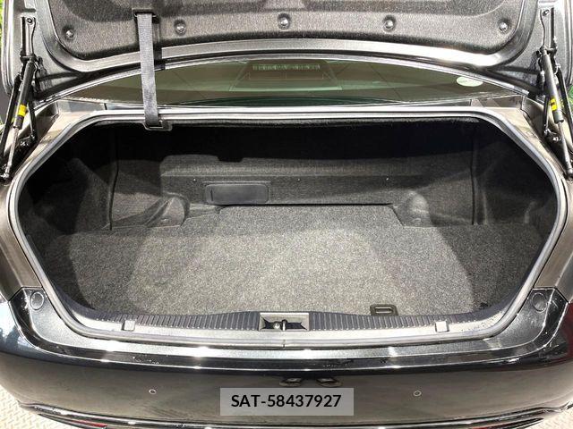 Toyota CROWN SEDAN 2018-08 8779866-9