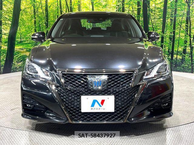 Toyota CROWN SEDAN 2018-08 8779866-13