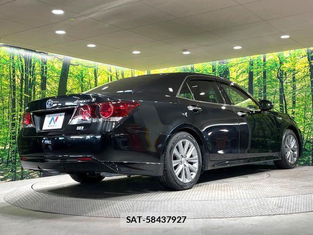 Toyota CROWN SEDAN 2018-08 8779866-16
