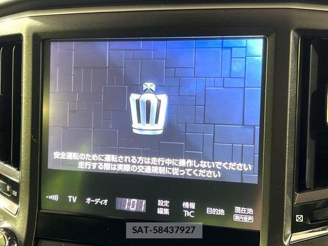 Toyota CROWN SEDAN 2018-08 8779866-2