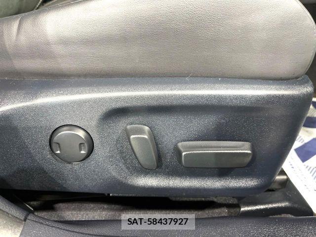 Toyota CROWN SEDAN 2018-08 8779866-6