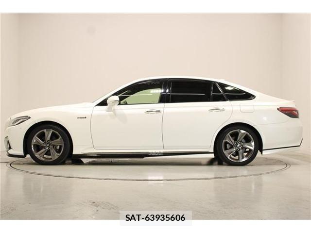 Toyota CROWN SEDAN 2018-06 8779875-8
