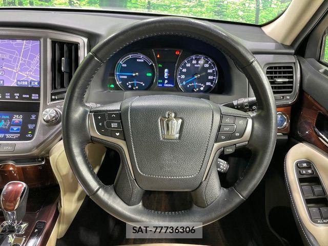 Toyota CROWN SEDAN 2013-06 8779889-10