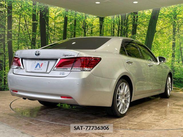 Toyota CROWN SEDAN 2013-06 8779889-16
