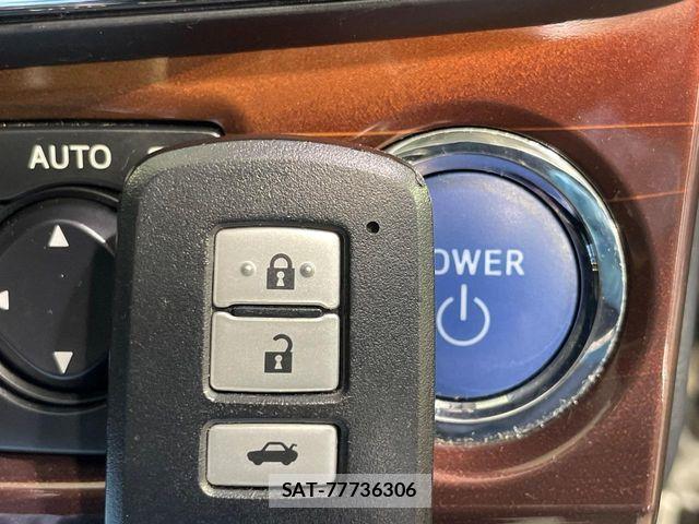 Toyota CROWN SEDAN 2013-06 8779889-6