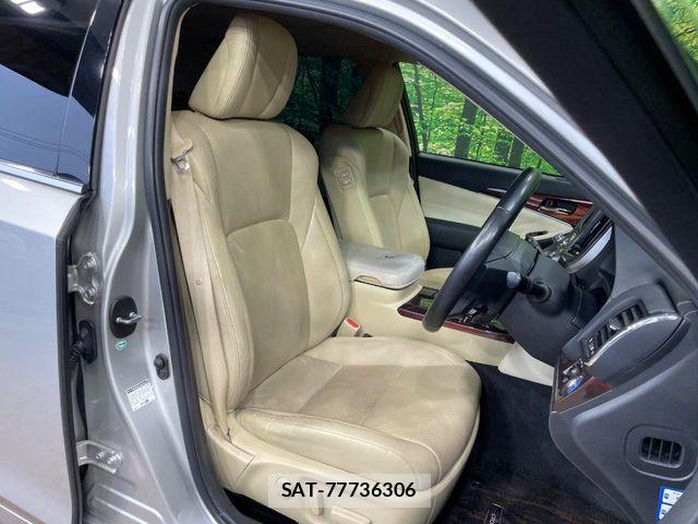 Toyota CROWN SEDAN 2013-06 8779889-7