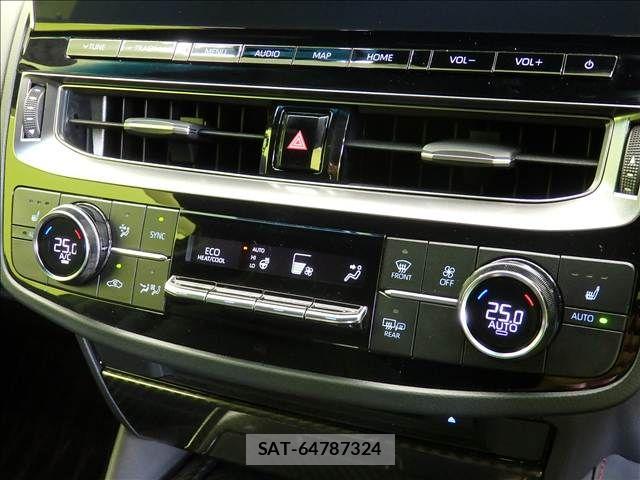 Toyota CROWN SEDAN 2021-03 8779860-10