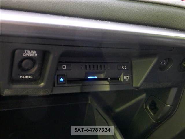 Toyota CROWN SEDAN 2021-03 8779860-6