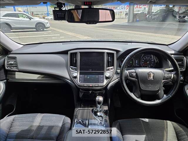 Toyota CROWN SEDAN 2015-03 8795635-1