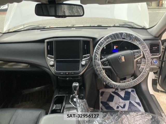 Toyota CROWN SEDAN 2013-10 8795639-16