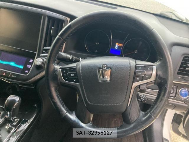 Toyota CROWN SEDAN 2013-10 8795639-17