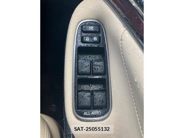 Toyota CROWN SEDAN 2013-11 8795640-11