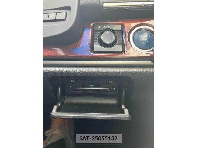 Toyota CROWN SEDAN 2013-11 8795640-12
