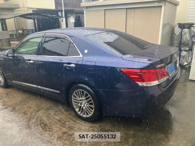 Toyota CROWN SEDAN 2013-11 8795640-2