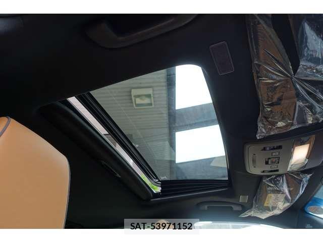 Toyota CROWN SEDAN 2019-08 8795618-1