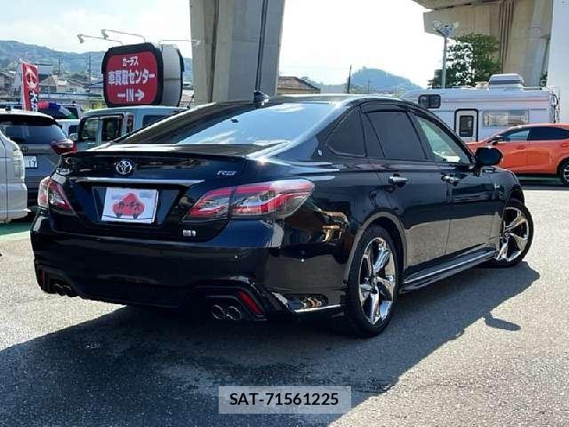 Toyota CROWN SEDAN 2018-06 8795620-2