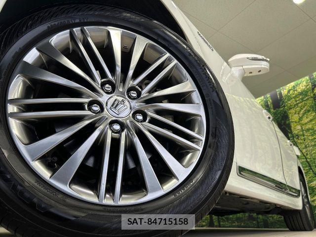 Toyota CROWN SEDAN 2016-04 8795631-11
