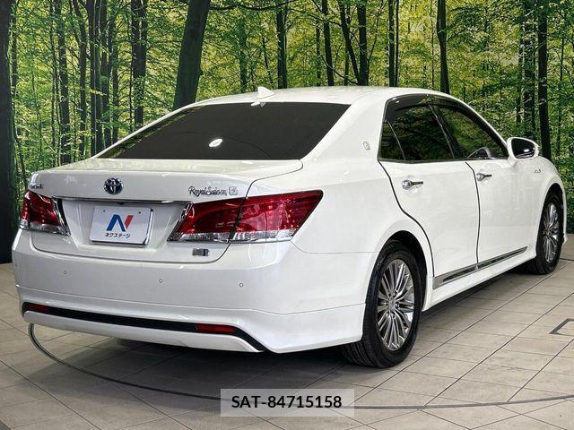 Toyota CROWN SEDAN 2016-04 8795631-15