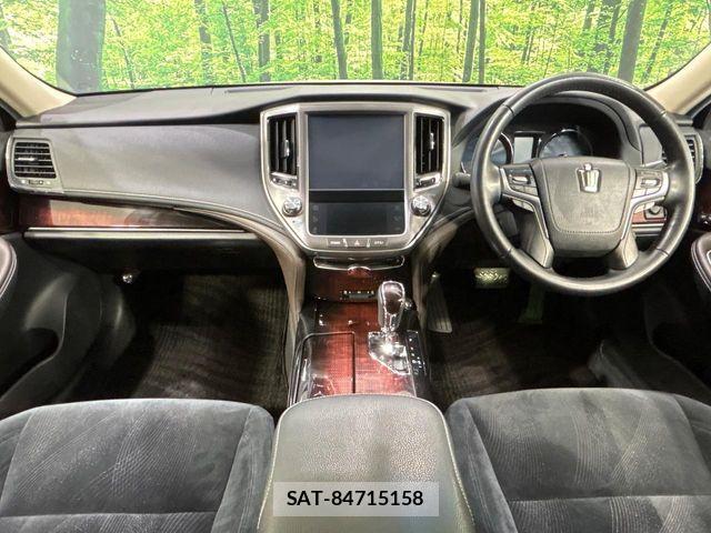Toyota CROWN SEDAN 2016-04 8795631-1