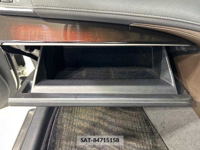 Toyota CROWN SEDAN 2016-04 8795631-19