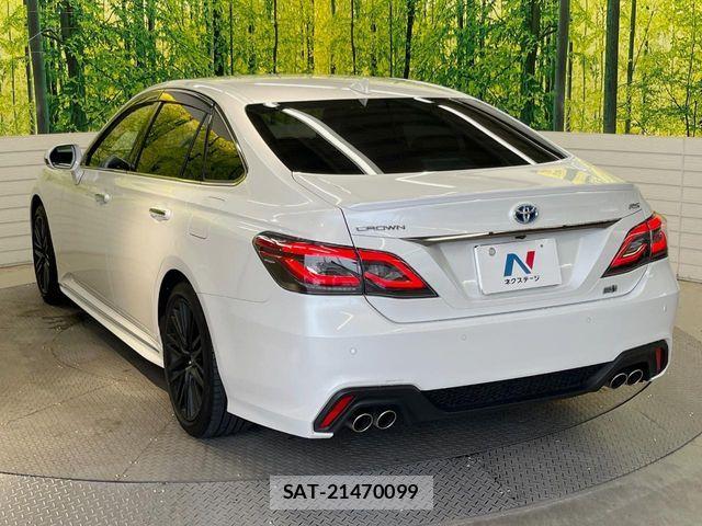 Toyota CROWN SEDAN 2021-10 8795610-17