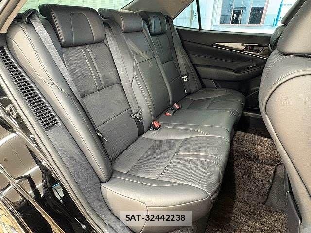 Toyota CROWN SEDAN 2014-03 8795636-11