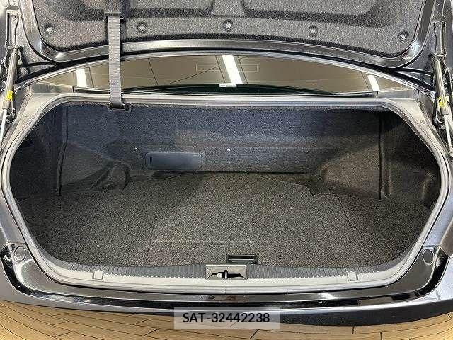 Toyota CROWN SEDAN 2014-03 8795636-12