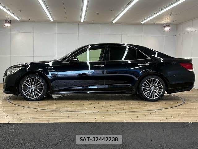 Toyota CROWN SEDAN 2014-03 8795636-16