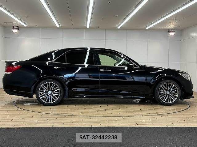 Toyota CROWN SEDAN 2014-03 8795636-17