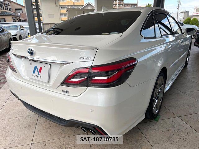Toyota CROWN SEDAN 2018-08 8795616-16