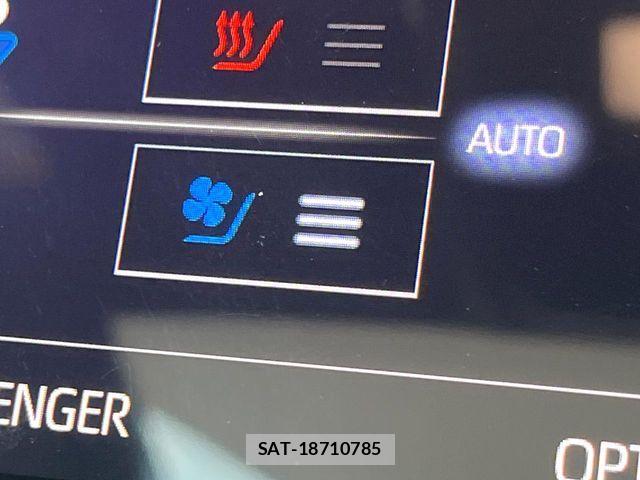 Toyota CROWN SEDAN 2018-08 8795616-6