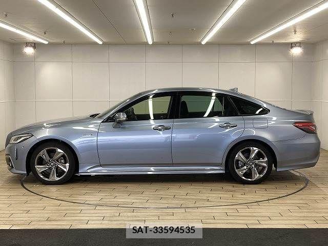 Toyota CROWN SEDAN 2019-06 8795619-16