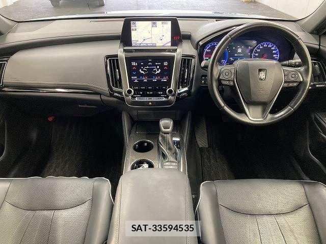 Toyota CROWN SEDAN 2019-06 8795619-1