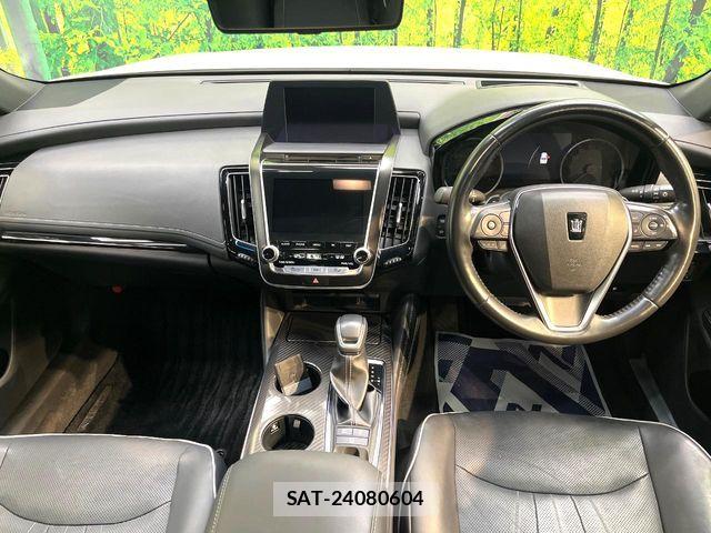Toyota CROWN SEDAN 2018-08 8795621-1
