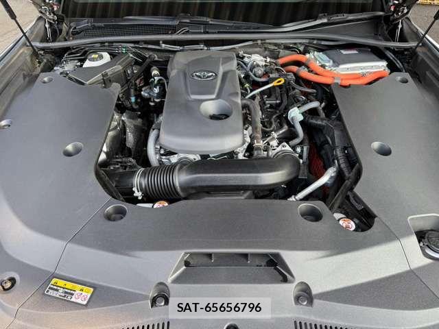 Toyota CROWN SEDAN 2024-01 8795607-1