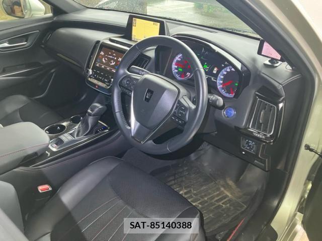 Toyota CROWN SEDAN 2019-11 8795629-14